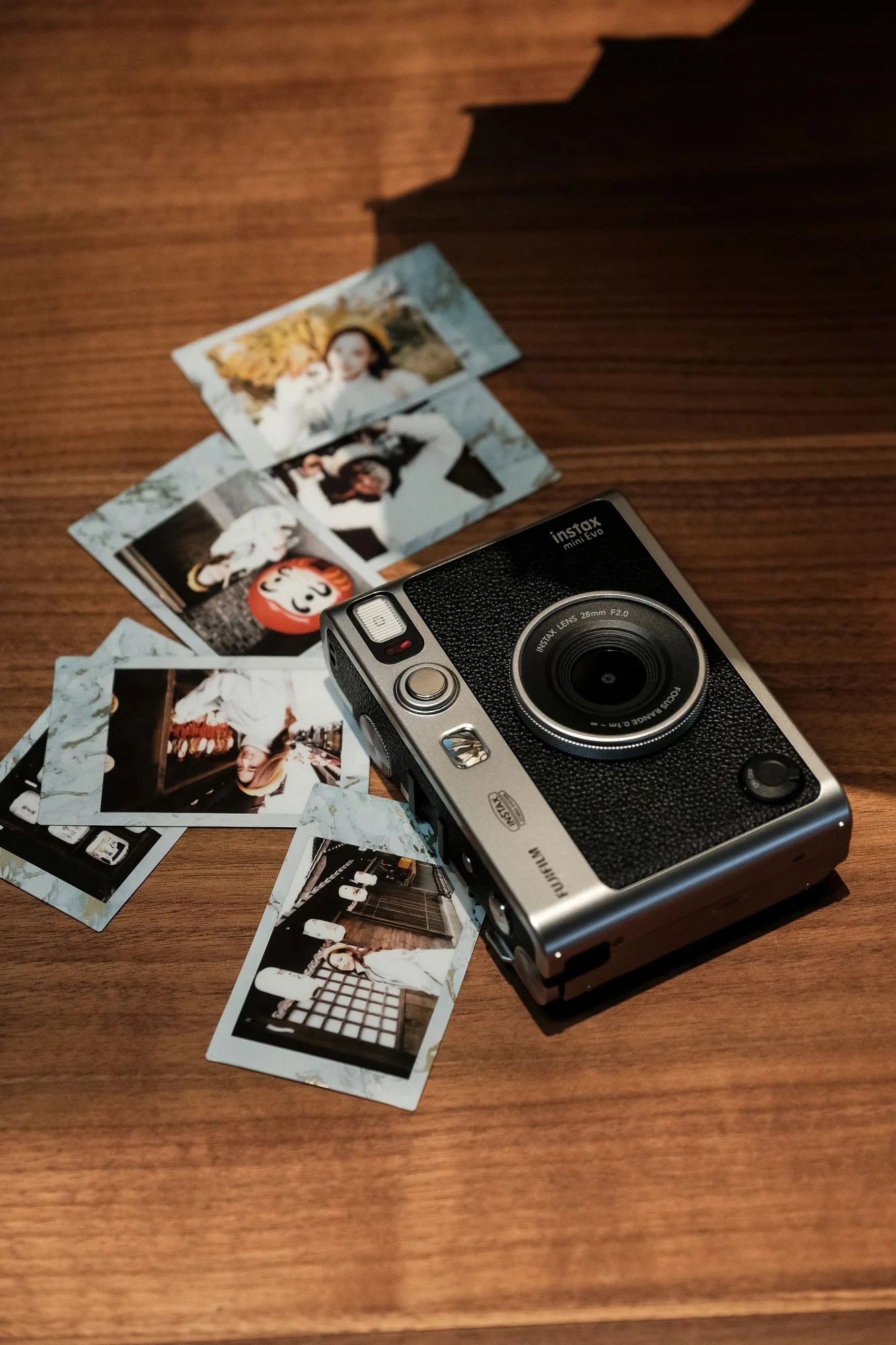 FUJIFILM Instax Mini EVO Instant Film Retro Camera Black , Brown Bare Metal One Imaging Retro For 3 Inches Photographic Paper
﻿